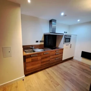 Laminate Floorboards in kitchen